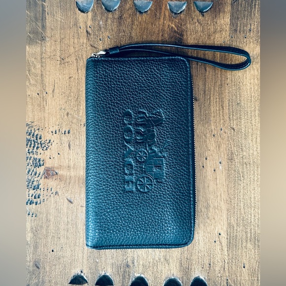 Black Leather Coach Wristlet or Wallet - Picture 3 of 9